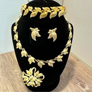 Vintage Monet White Brushed Gold Leaf Design Grand Parure